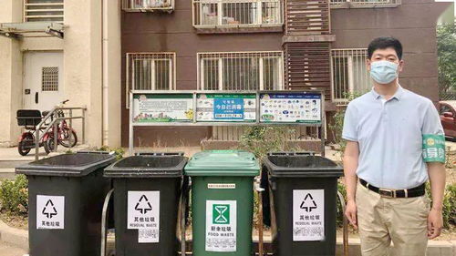 垃圾分類我先行 城市管理委黨員干部積極參與主題雙報到活動，引領(lǐng)城市生活垃圾管理新篇章